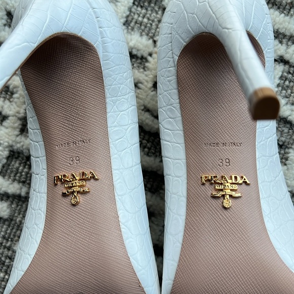 New (NWOB) PRADA Croc-effect Embossed Leather Pumps in White Size 39 - Picture 9 of 12